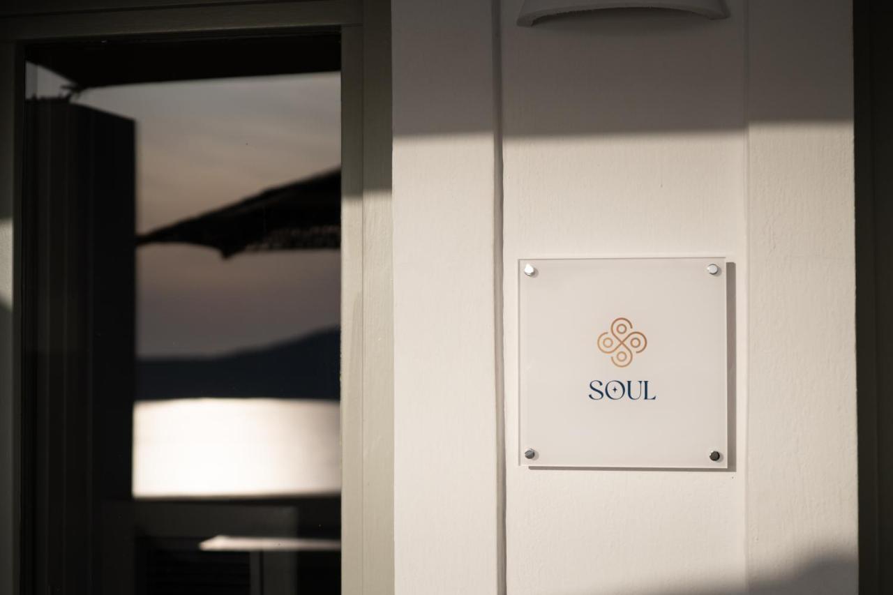Asha Luxury Suites Fira  Extérieur photo