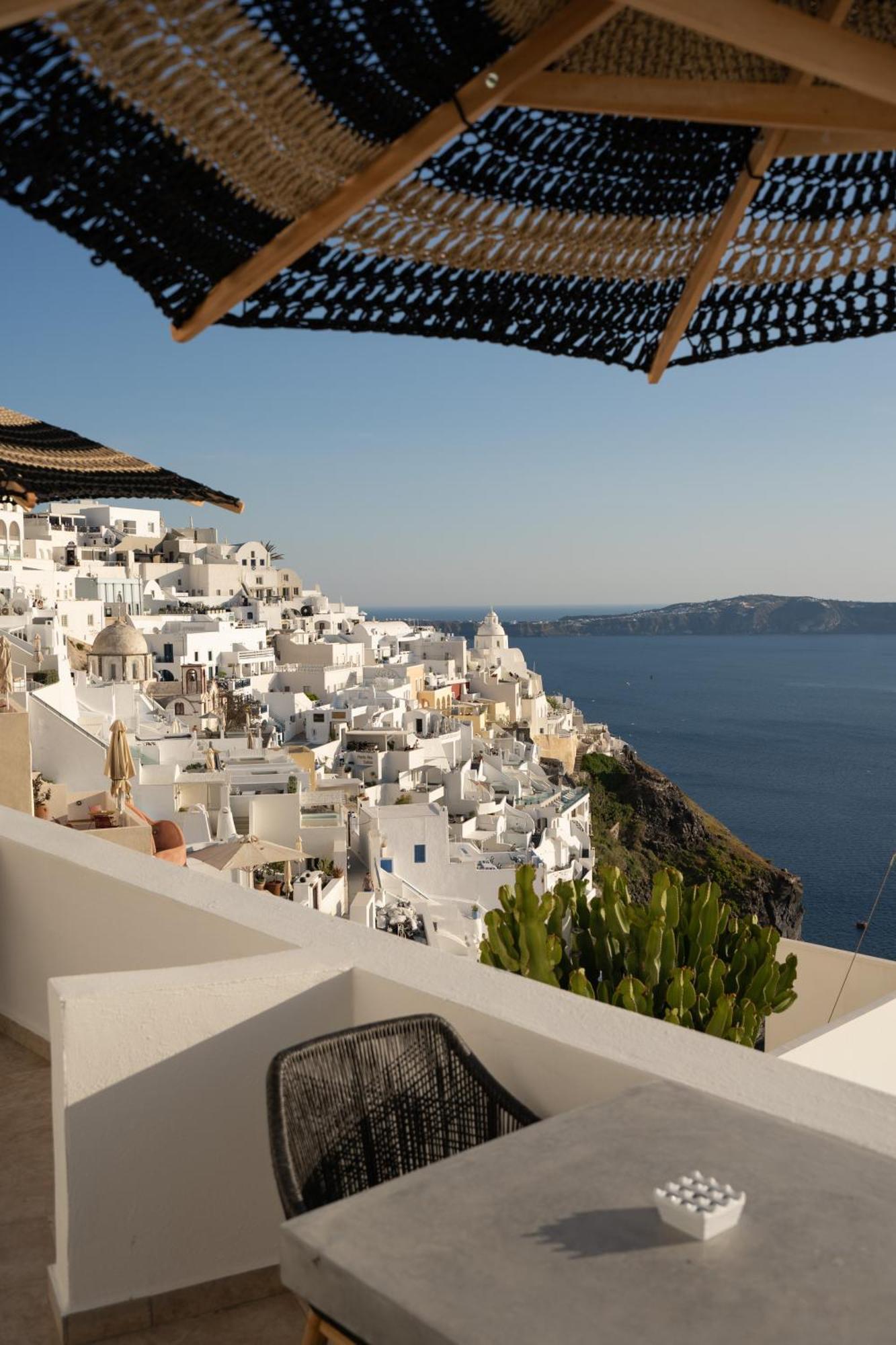 Asha Luxury Suites Fira  Extérieur photo